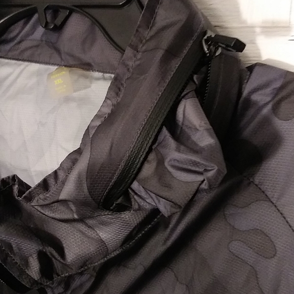 Jacket - Picture 5 of 8